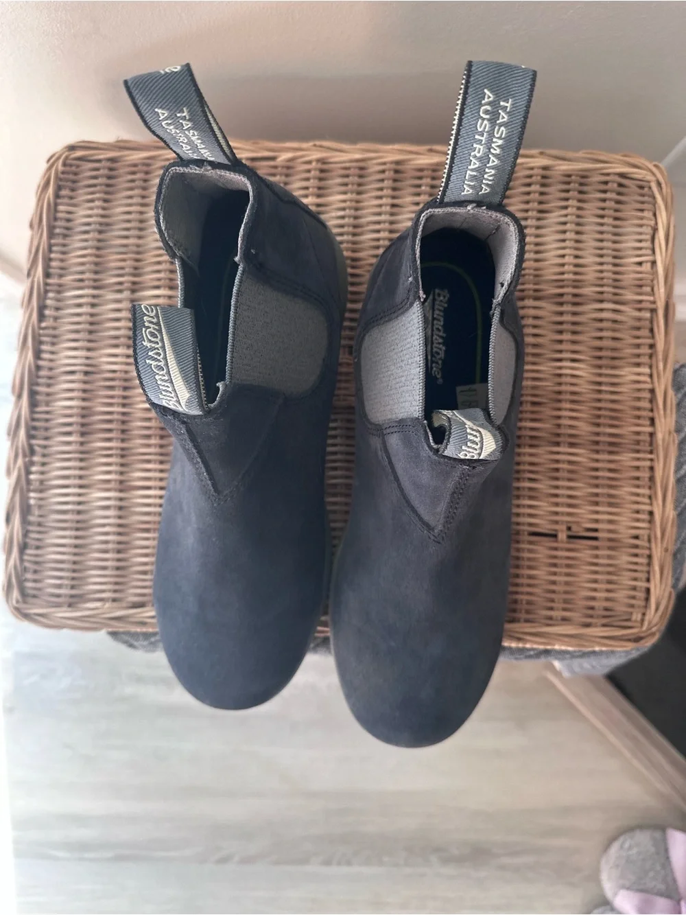 Blundstone Chelsea Boots in Navy